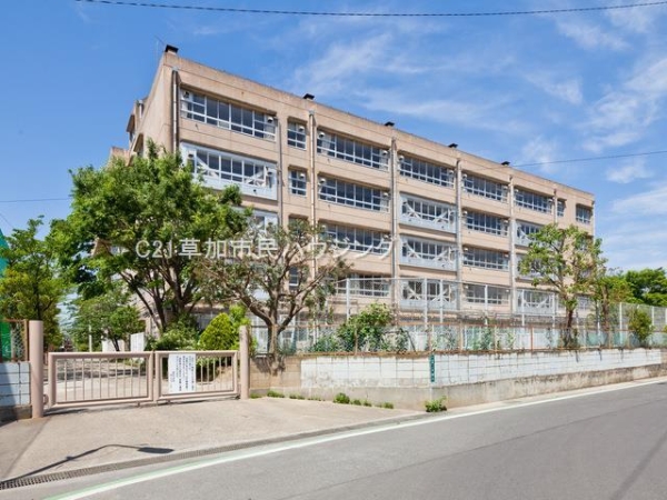 草加市旭町６丁目の土地(新田中学校)