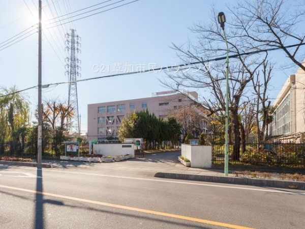 草加市長栄2丁目　新築一戸建て(新栄中学校)