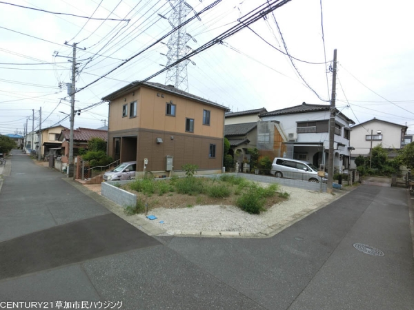 草加市青柳8丁目　新築一戸建て　01期