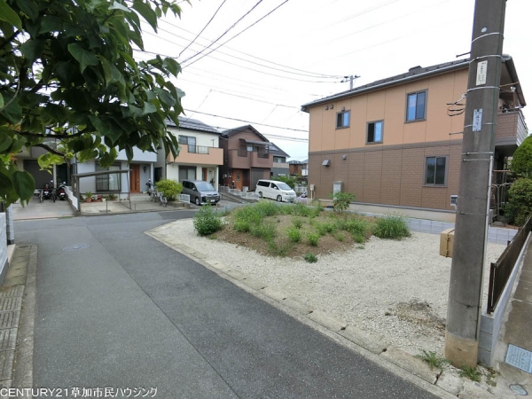 草加市青柳8丁目　新築一戸建て　01期
