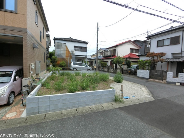 草加市青柳8丁目　新築一戸建て　01期