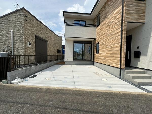 草加市稲荷4丁目　新築一戸建て　17期