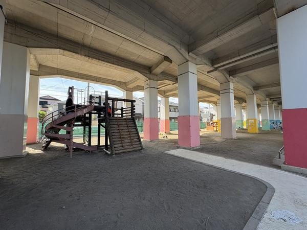 草加市吉町５丁目の中古一戸建て(谷塚高架下公園)