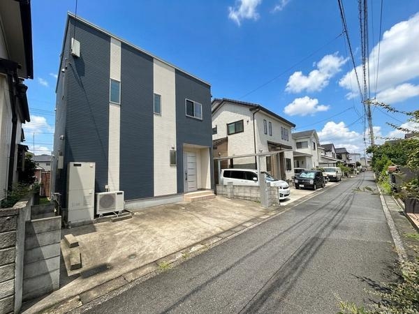 草加市稲荷4丁目　中古一戸建て