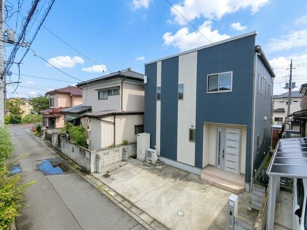 草加市稲荷4丁目　中古一戸建て