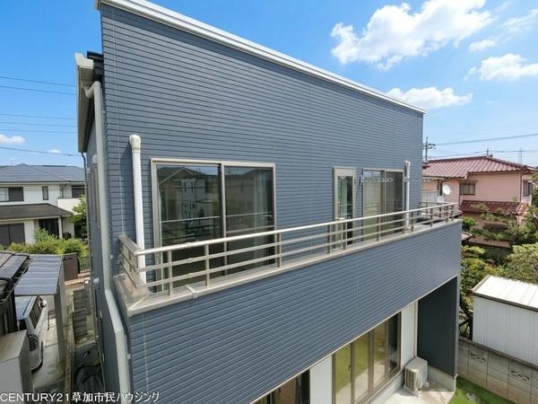 草加市稲荷4丁目　中古一戸建て