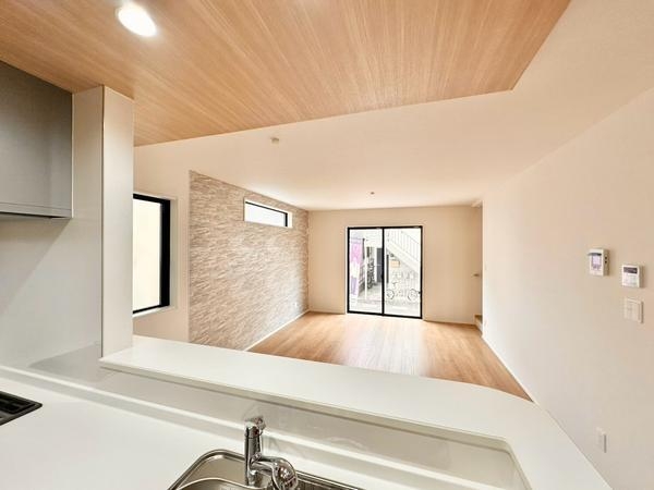 草加市草加5丁目　新築一戸建て　4期2号棟