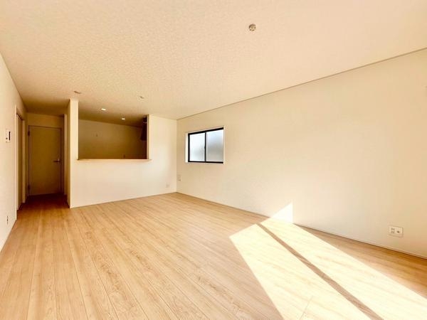 八潮市伊草1丁目　新築一戸建て　12期　　1号棟