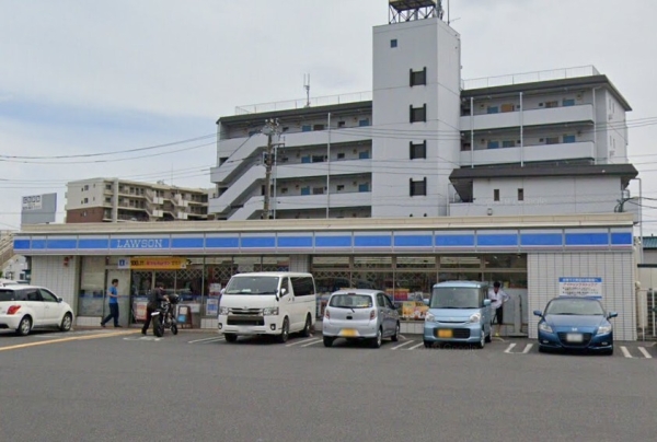 草加市谷塚上町　新築一戸建て　8期2号棟(ローソン　草加谷塚仲町店)