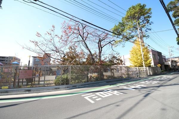 草加市谷塚上町　新築一戸建て　8期1号棟(谷塚おざわ幼稚園)