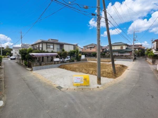 草加市谷塚上町　新築一戸建て　8期1号棟