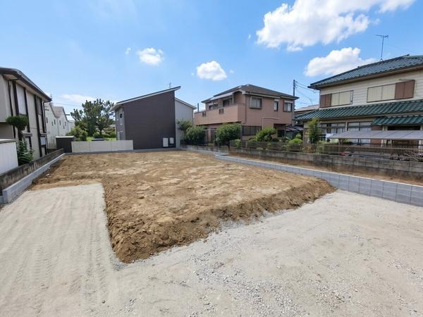 草加市谷塚上町　新築一戸建て　8期1号棟