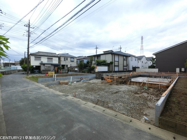 草加市谷塚上町　新築一戸建て　8期1号棟