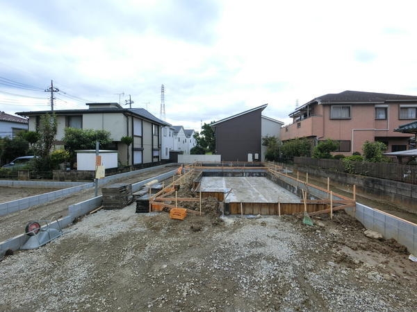 草加市谷塚上町　新築一戸建て　8期1号棟