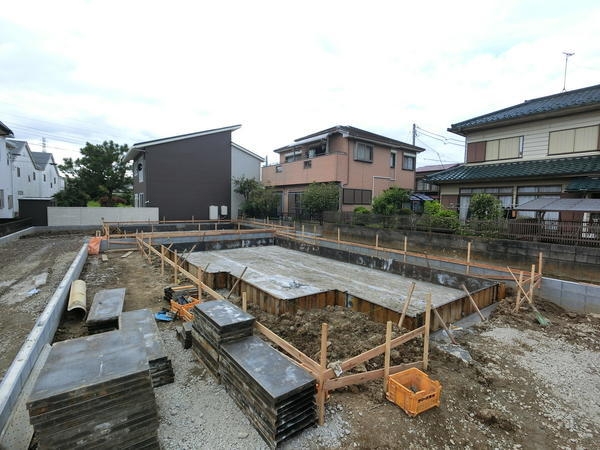 草加市谷塚上町　新築一戸建て　8期1号棟