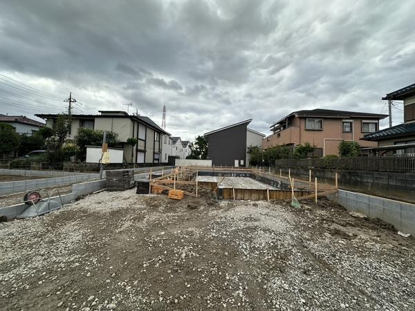 草加市谷塚上町　新築一戸建て　8期1号棟