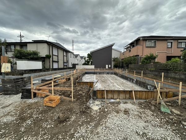 草加市谷塚上町　新築一戸建て　8期1号棟