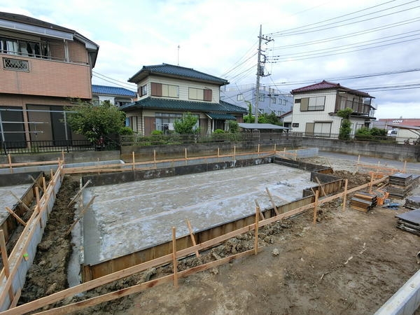 草加市谷塚上町　新築一戸建て　8期1号棟