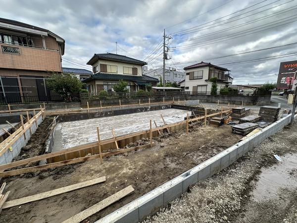 草加市谷塚上町　新築一戸建て　8期1号棟