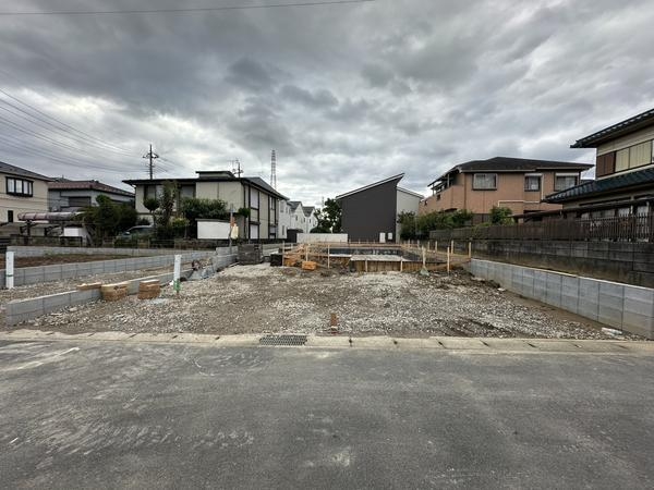 草加市谷塚上町　新築一戸建て　8期1号棟