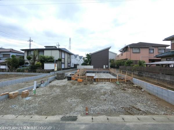 草加市谷塚上町　新築一戸建て　8期1号棟