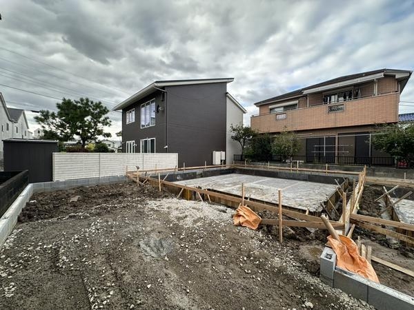 草加市谷塚上町　新築一戸建て　8期2号棟