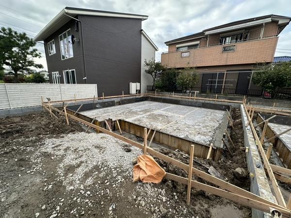 草加市谷塚上町　新築一戸建て　8期2号棟