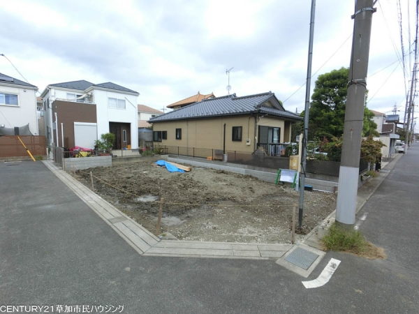 草加市稲荷6丁目 新築一戸建て