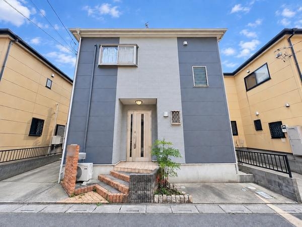 草加市旭町5丁目　中古一戸建て
