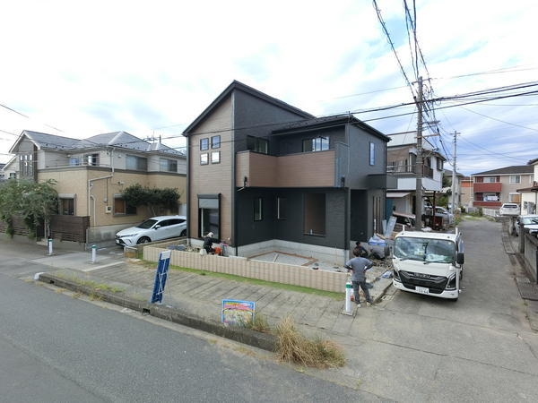 八潮市上馬場　新築一戸建て