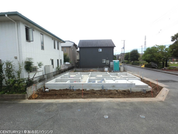 草加市長栄3丁目　新築一戸建て
