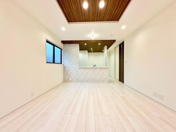 草加市北谷1丁目　新築一戸建て　4期1号棟