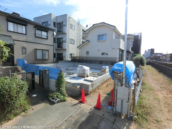 草加市住吉2丁目　新築一戸建て