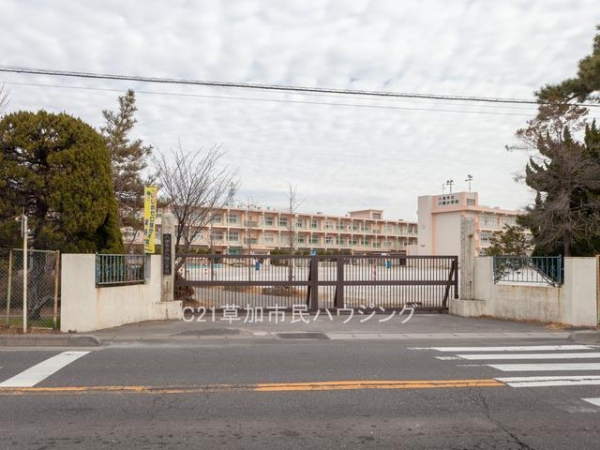 八潮市大字上馬場の土地(八幡小学校)