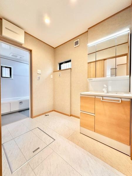 草加市氷川町　新築一戸建て