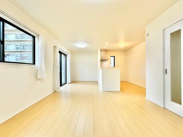 草加市青柳6丁目　新築一戸建て　2期2号棟