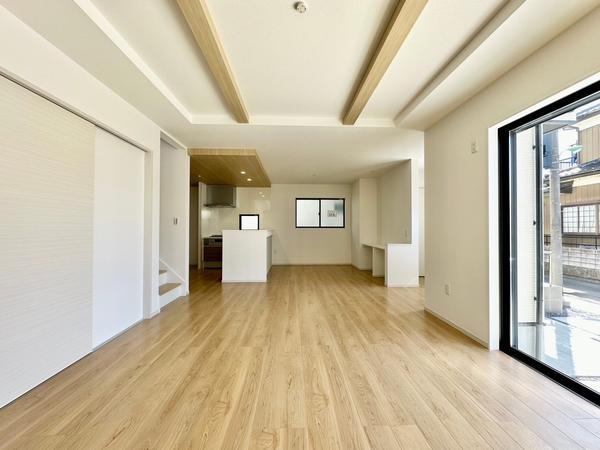 八潮市鶴ケ曽根　新築一戸建て　2期2号棟
