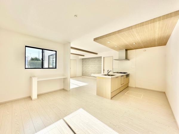 八潮市鶴ケ曽根　新築一戸建て　2期1号棟