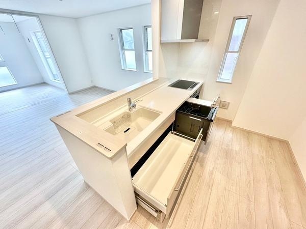 草加市神明2丁目　新築一戸建て