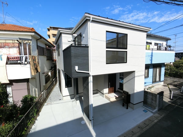 草加市神明2丁目　新築一戸建て