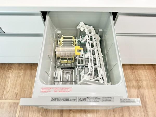 草加市谷塚町　新築一戸建て