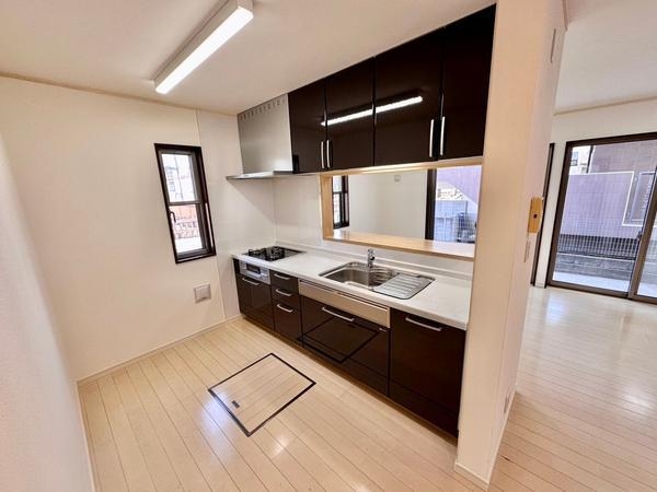 草加市稲荷４丁目の中古一戸建て