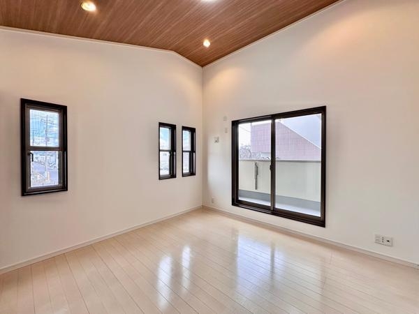 草加市稲荷４丁目の中古一戸建て