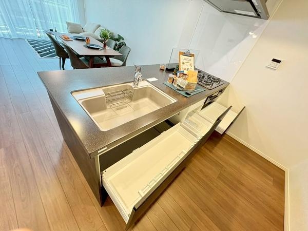 ヴイ・シティ草加四番館