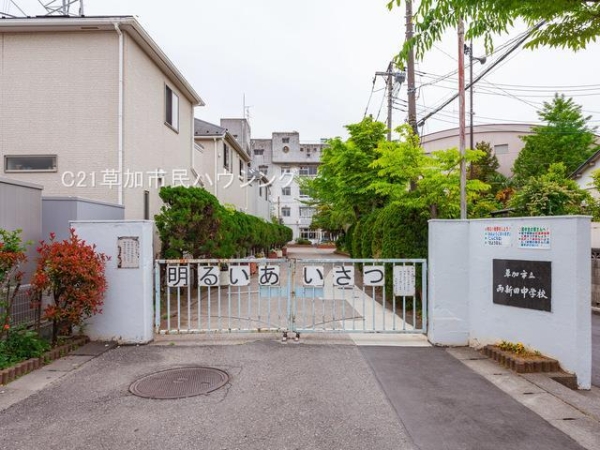草加市両新田東町の中古一戸建て(両新田中学校)