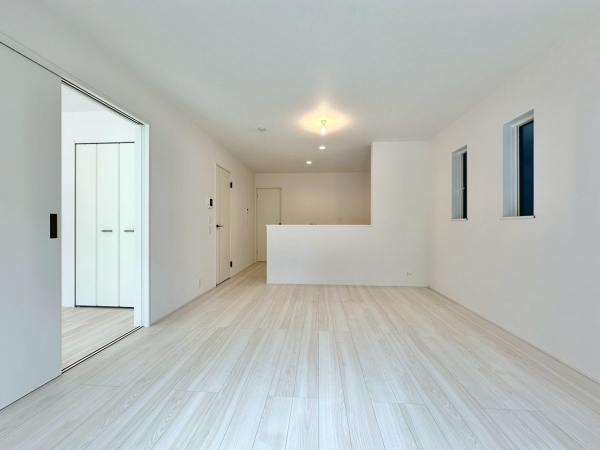 草加市苗塚町 新築一戸建て 23 1期8号棟(リビング)