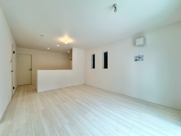 草加市苗塚町 新築一戸建て 23 1期8号棟(リビング)