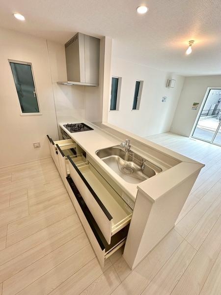 草加市苗塚町 新築一戸建て 23 1期8号棟(キッチン)