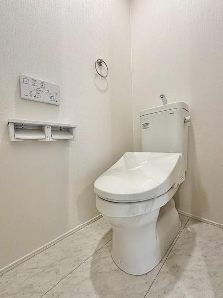 草加市苗塚町 新築一戸建て 23 1期8号棟(トイレ)