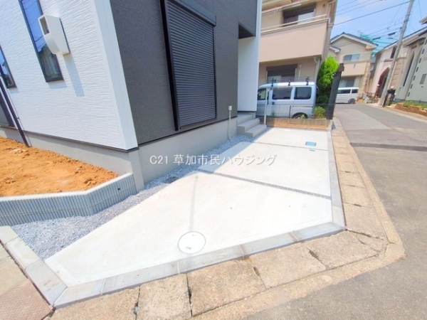 草加市青柳8丁目　新築一戸建て　22期